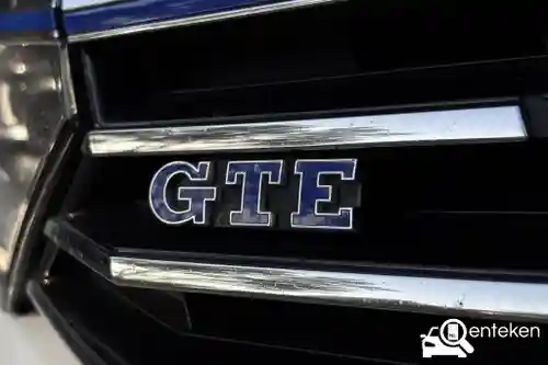 VW Passat Variant GTE 2015