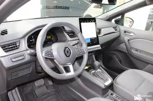 Renault Captur E-Tech Full Hybrid 145 2025