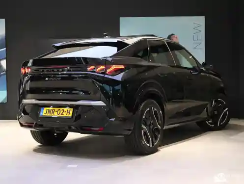 Peugeot e-3008 230 Long Range 2025