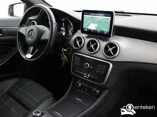 Mercedes-Benz GLA 180 2016