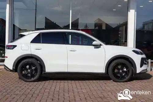 VW T-Roc 1.5 eTSI 2025