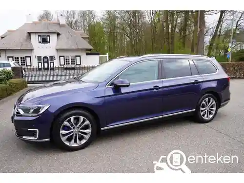 VW Passat Variant GTE 2016