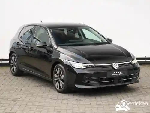 VW Golf 1.5 eTSI 2025