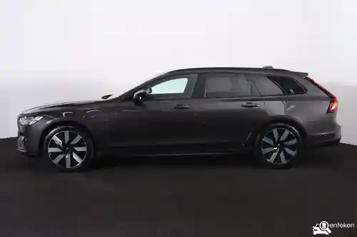 Volvo V90 T6 2025