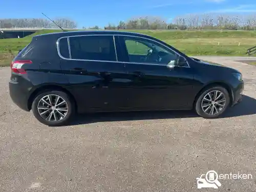Peugeot 308 PureTech 130 2016