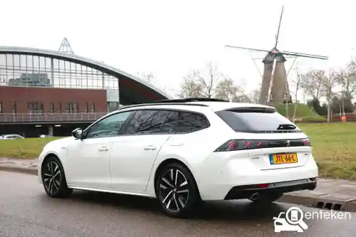Peugeot 508 SW 1.6 HYBRID 225 2021