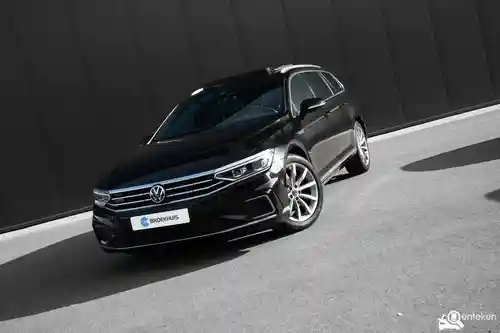 VW Passat Variant GTE 2021