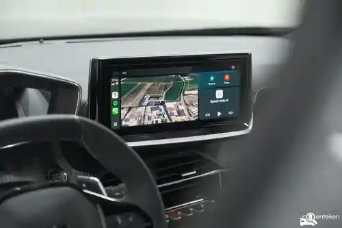 Peugeot 2008 1.2 Hybrid 145 2025