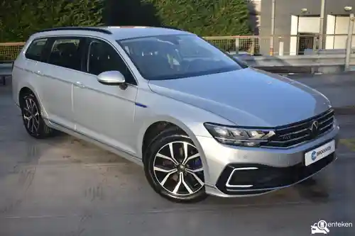 VW Passat Variant GTE 2022