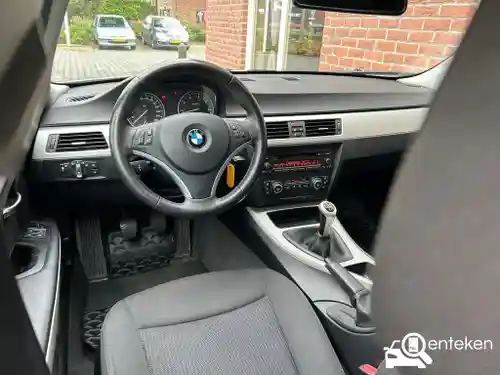 BMW 318i Touring 2009