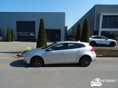 Volvo V40 T2 2016
