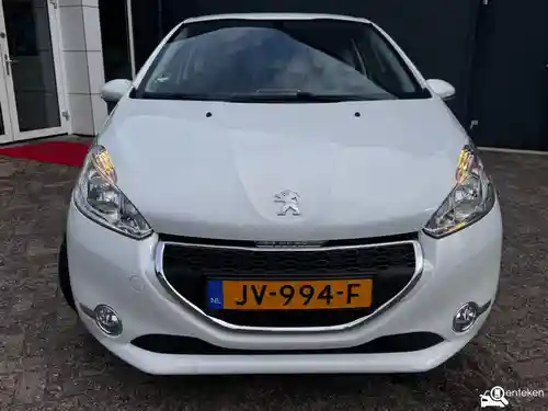 Peugeot 208 1.2 PureTech 82 2012