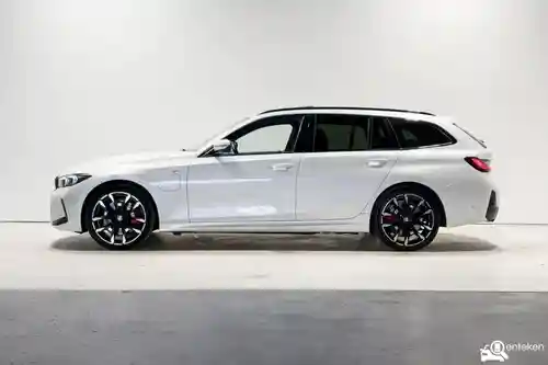 BMW 330e Touring 2024