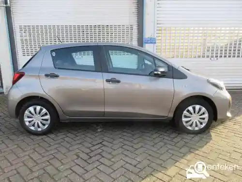 Toyota Yaris 1.5 Hybrid 2015