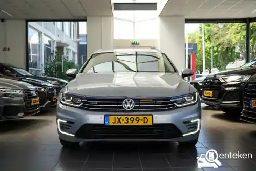 VW Passat Variant GTE 2016