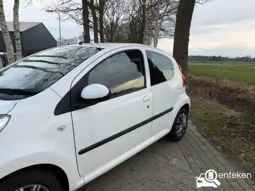 Peugeot 107 1.0 70 2010