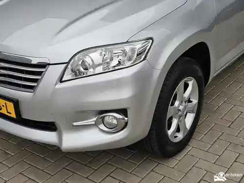 Toyota RAV4 2.0 2010