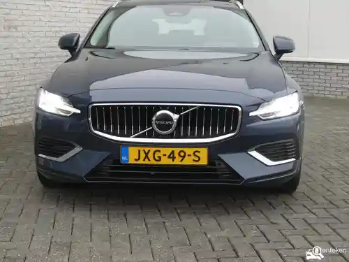 Volvo V60 T6 2023