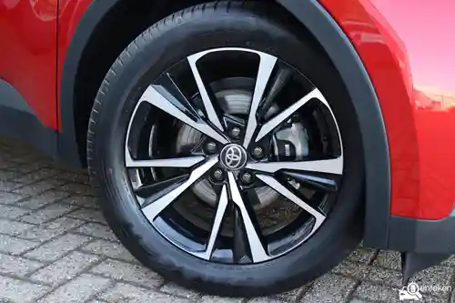 Toyota C-HR 2.0 Hybrid 2025