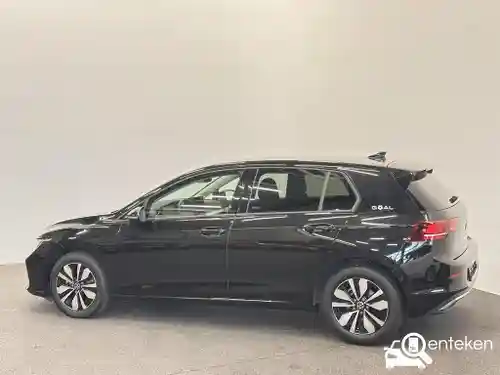 VW Golf 1.5 eTSI 2025