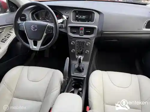 Volvo V40 T2 2016