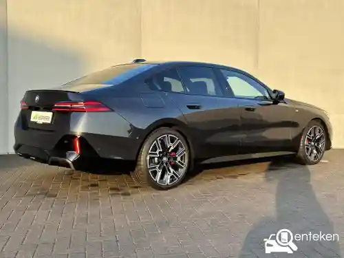BMW i5 xDrive40 2025