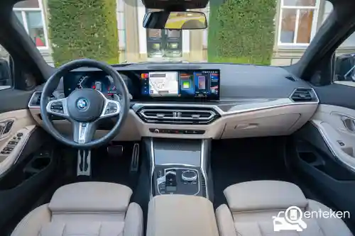BMW 330e Touring 2023