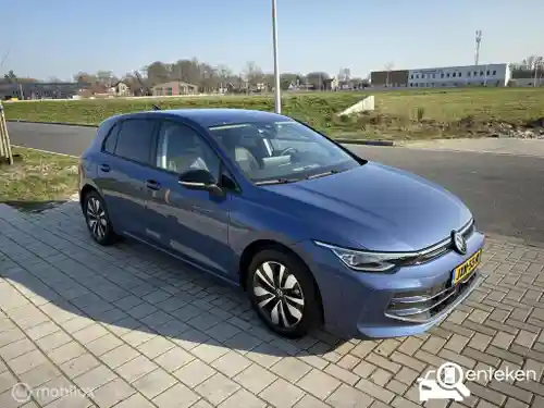 VW Golf 1.5 eTSI 2025
