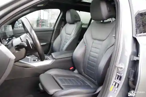BMW 330e Touring 2023