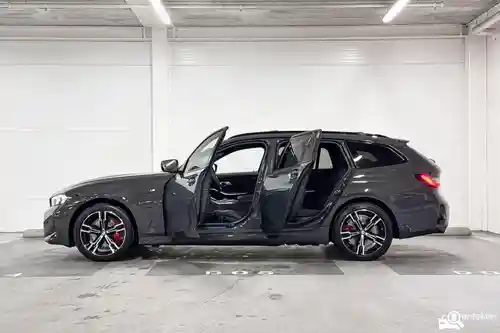 BMW 330e Touring 2026