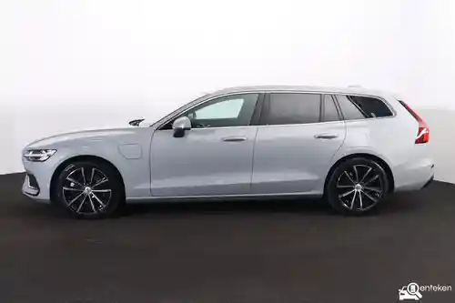 Volvo V60 B6 2025