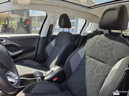 Peugeot 2008 1.2 PureTech 110 2016