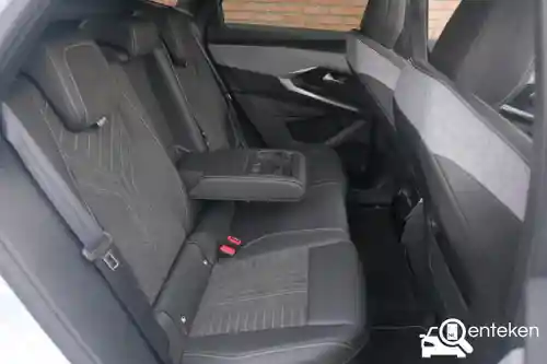 Peugeot 3008 1.2 HYBRID 136 2025