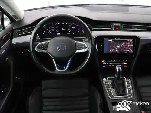 VW Passat Variant GTE 2021