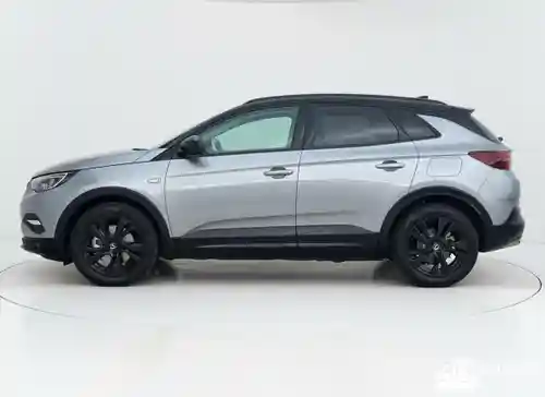 Opel Grandland 1.6 DI Turbo Hybrid 2022
