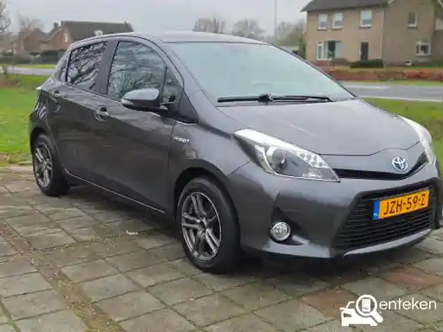 Toyota Yaris 1.5 Hybrid 2013