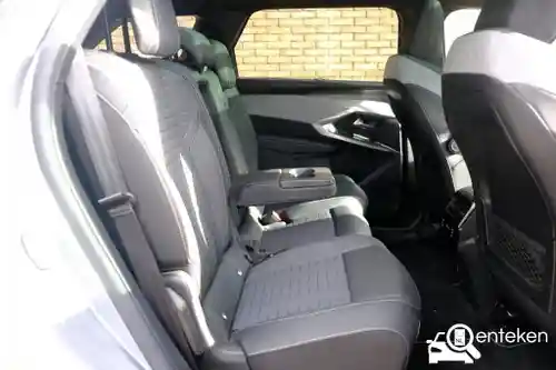 Peugeot 5008 1.2 HYBRID 136 2025
