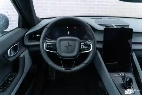 Polestar 2 Long Range Single Motor (82 kWh) 2025