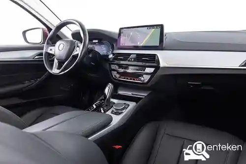 BMW 545e 2022