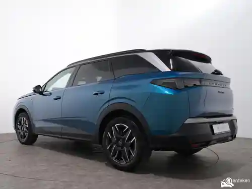Peugeot 5008 1.2 HYBRID 136 2025