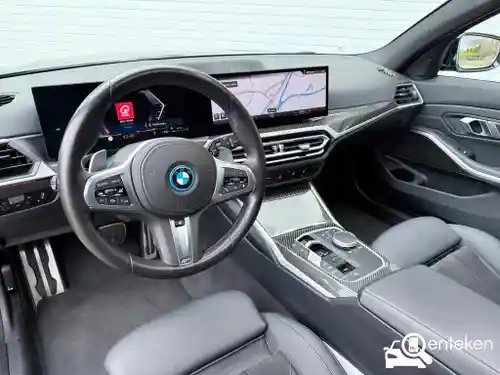 BMW 330e Touring 2022