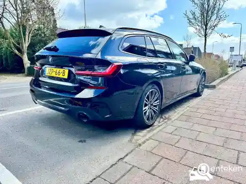 BMW 330e Touring 2021