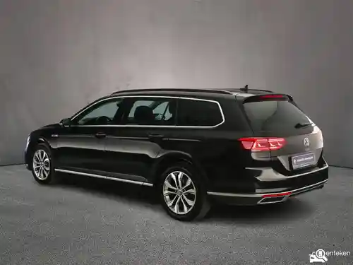 VW Passat Variant GTE 2023