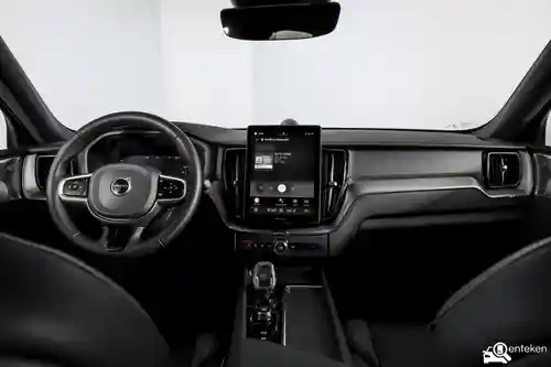 Volvo XC60 Plug-in Hybrid T8 2025