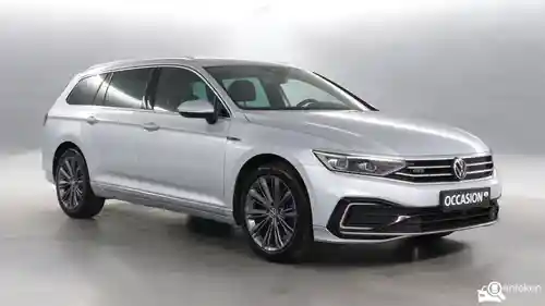 VW Passat Variant GTE 2022