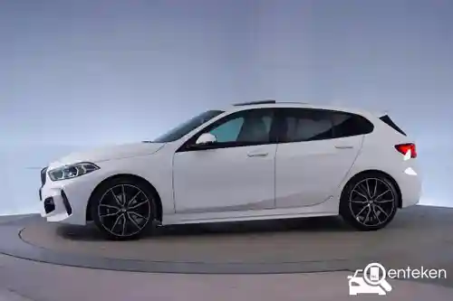 BMW 118i 2021