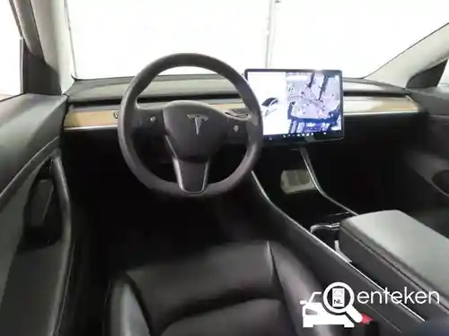 Tesla Model 3 Standard Range Plus 2020