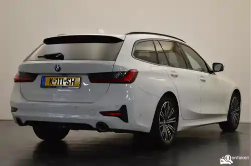 BMW 318i Touring 2021