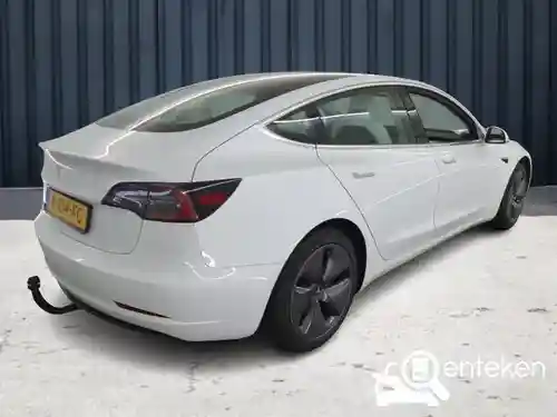 Tesla Model 3 Standard Range Plus 2020