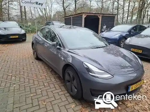 Tesla Model 3 Standard Range Plus 2020